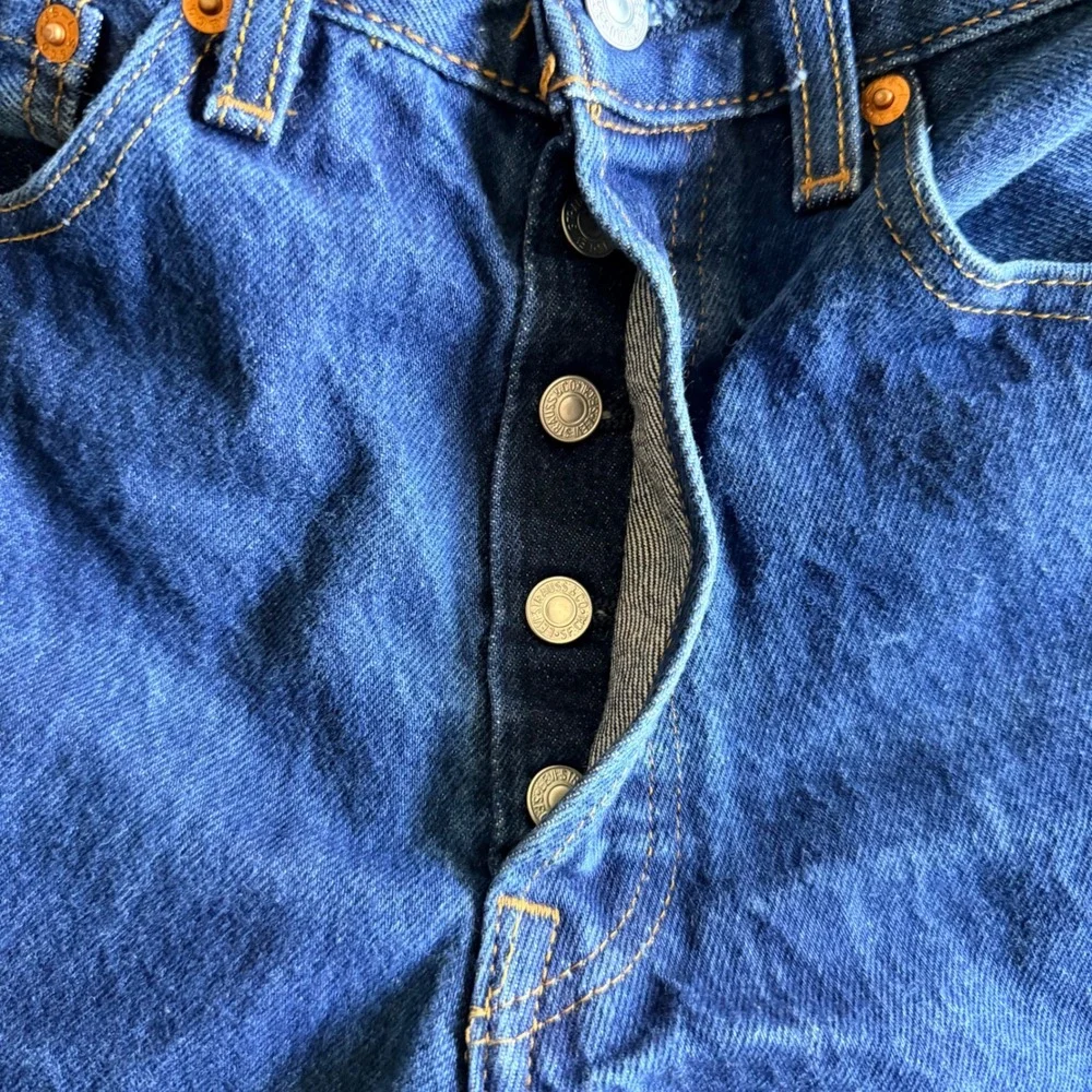 Levis 501 Original Fit Jeans Mens 32x32 Blue Straight Leg Button Fly Denim